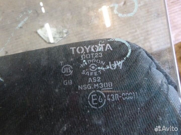 Стекло двери задней правой toyota corolla corolla
