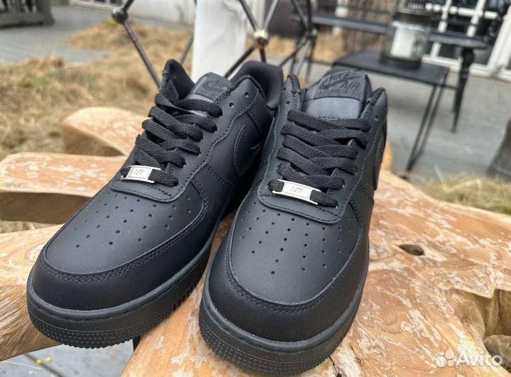 Nike air force 1 low black