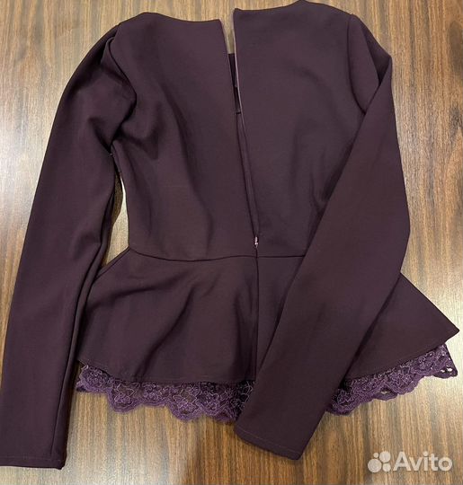 Костюм юбка с кофтой и тюлевой вставкой