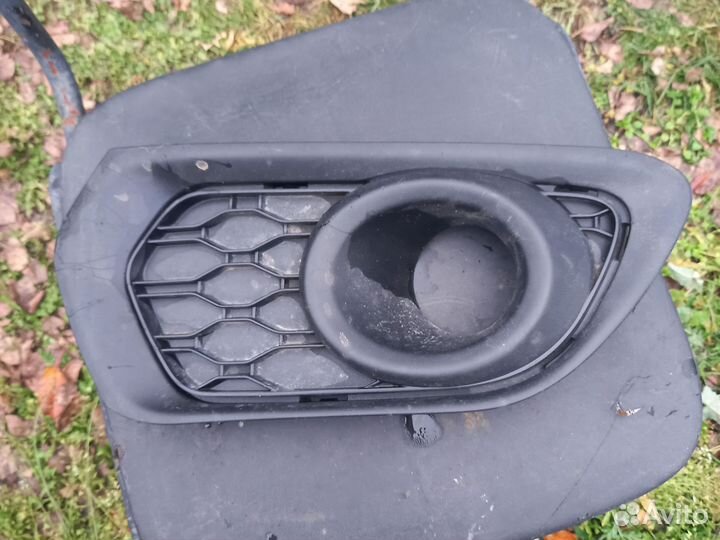 Накладка птф передняя левая Renault sandero