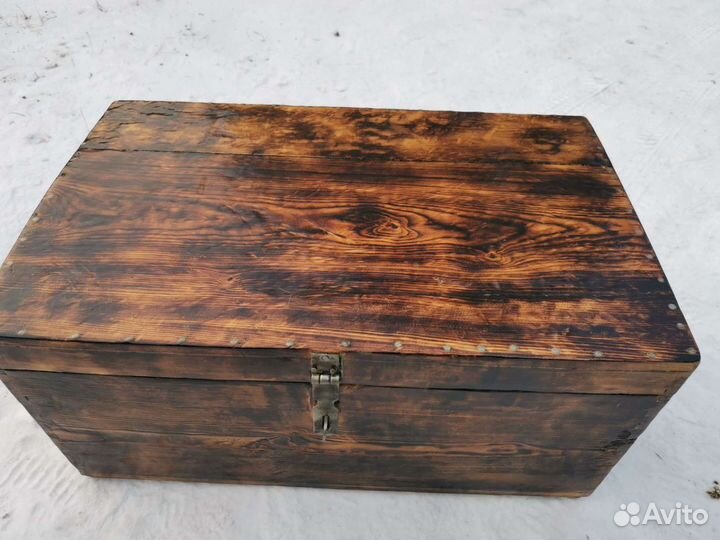 Сундук старинный