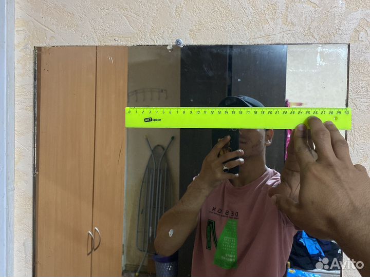 Настенное зеркало