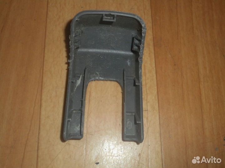 Крышка петли сиденья Toyota Vista (90-94 года) SV30, SV32, SV33, SV35, CV30