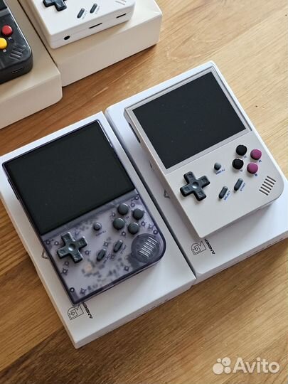 Miyoo Mini Plus / Anbernic RG35xx