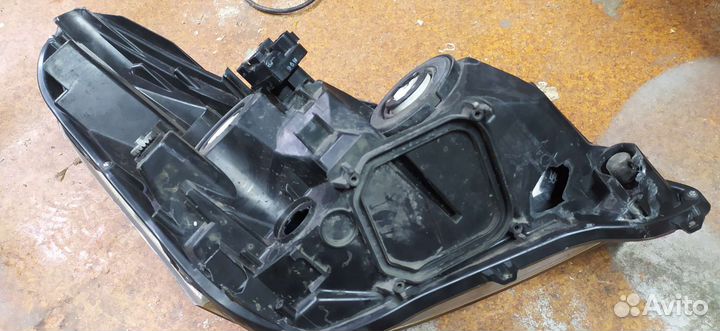 Фара лев toyota verso