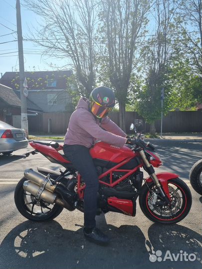 Продам Ducati Streetfighter 848