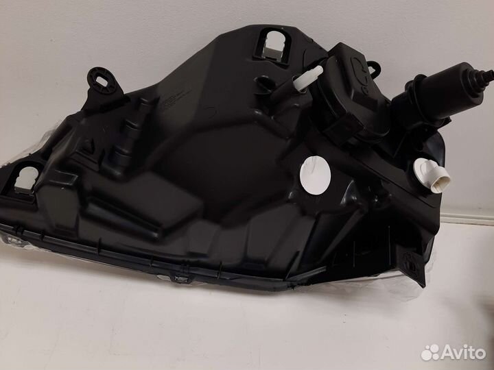 Фара правая Renault logan Largus