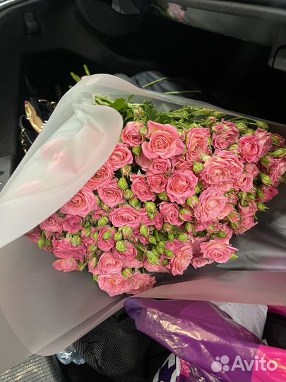 Кустовые розы букет