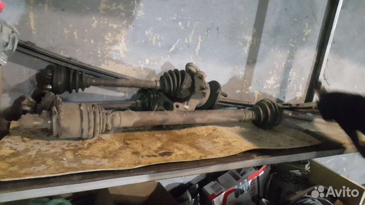 Короткий привод + ступица Ниссан Альмера