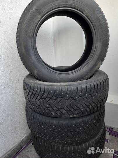 Nokian Tyres Hakkapeliitta 8 SUV 235/60 R18