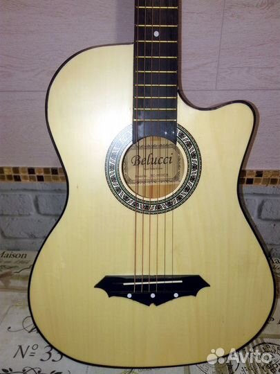 Продам новую акустическую гитару