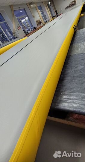 Надувной гимнастический мат