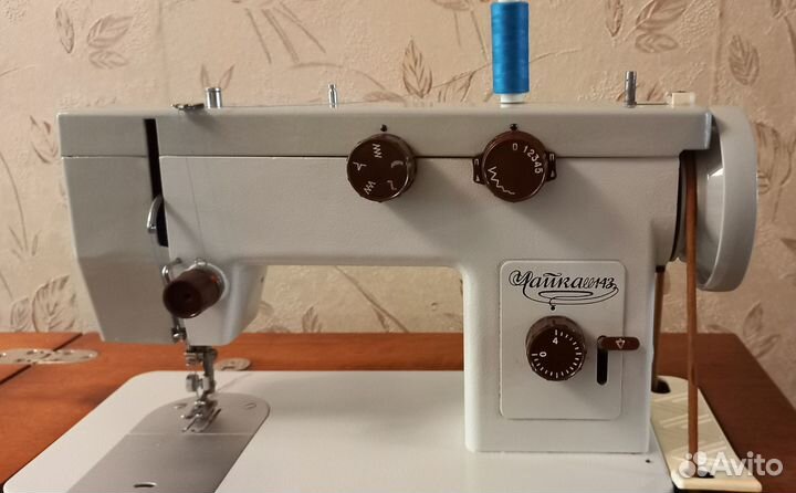 Швейная машинка Чайка 143 с ножным приводом