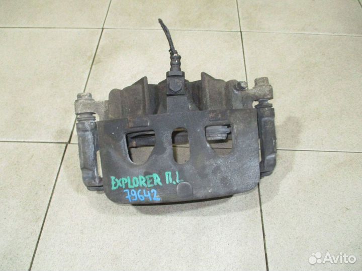 Суппорт передний левый Ford Explorer 5