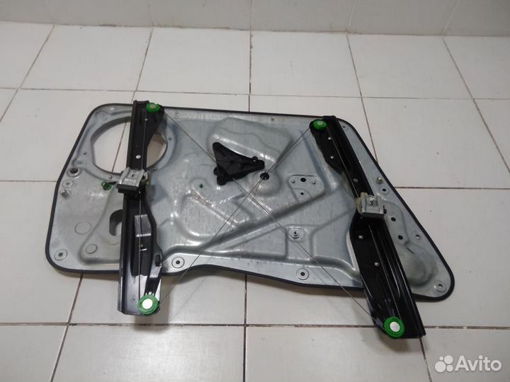 Стеклоподъемник электр. передний правый Volkswagen Tiguan I (2007—2011)