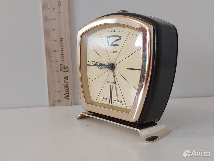 Винтажные Часы будильник настольные Слава СССР