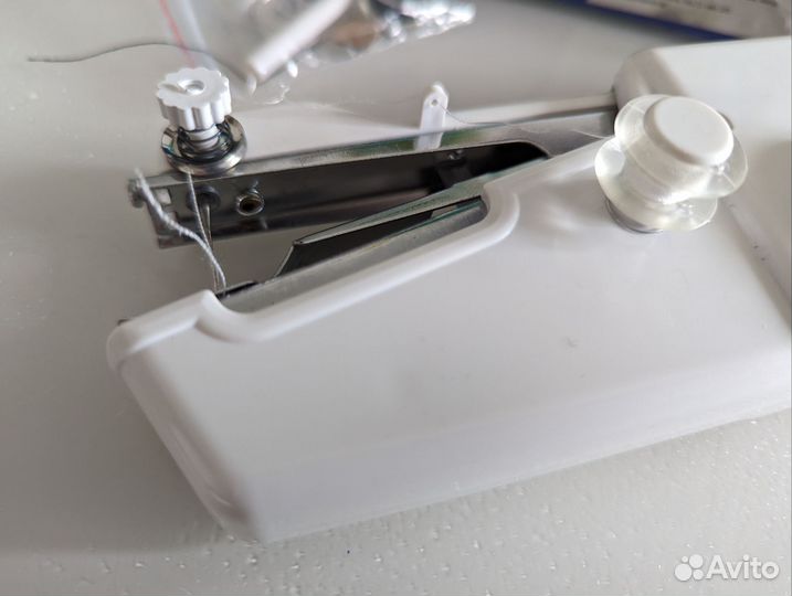 Ручная швейная машинка Handy Switch