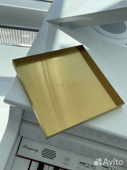 Золотые подносы