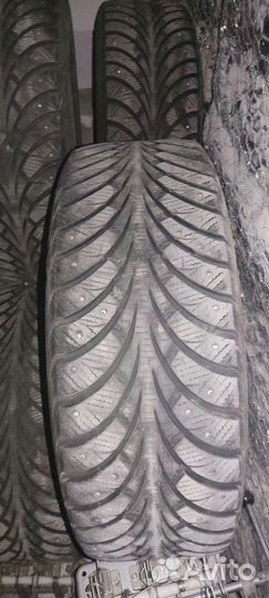 Sava Eskimo Stud 215/55 R17 94T