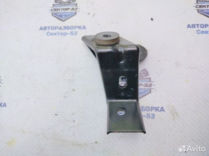 Кронштейн радиатора Nissan Qashqai J10