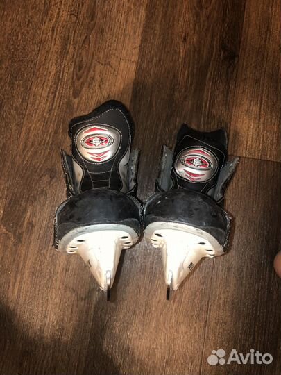 Коньки хоккейные