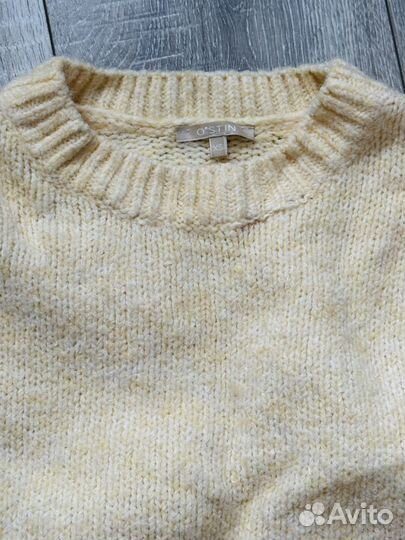 Свитер женский