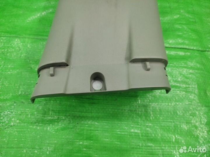 Обшивка средней стойки правая Nissan X-Trail 07-15