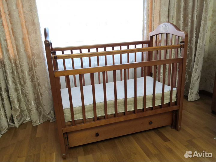 Детская кроватка