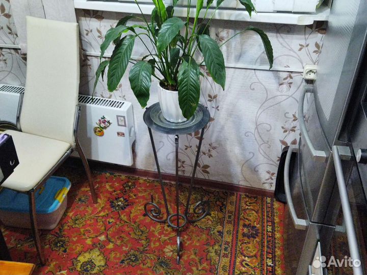 Подставка для цветов напольная