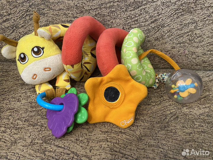 Игрушка погремушка, спиральна на коляску chicco