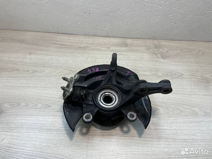 Кулак передний левый Honda CR-V 3 RE