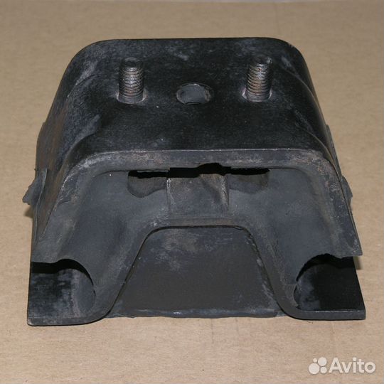 Подушка двигателя