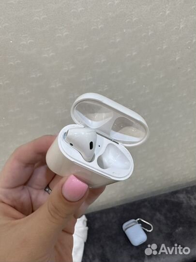 Наушники apple airpods 2 (левый в кейсе)