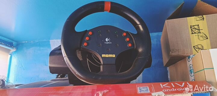 Игровой руль logitech momo racing