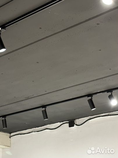 Трековые светильники на шинопроводе