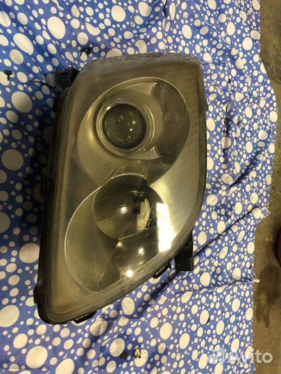 Фары Toyota Avensis 2003