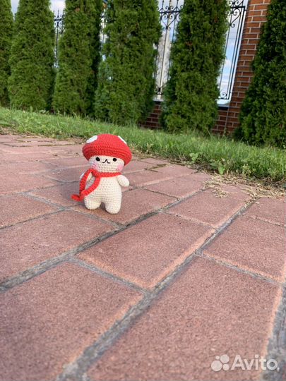 Вязаная игрушка мухамор