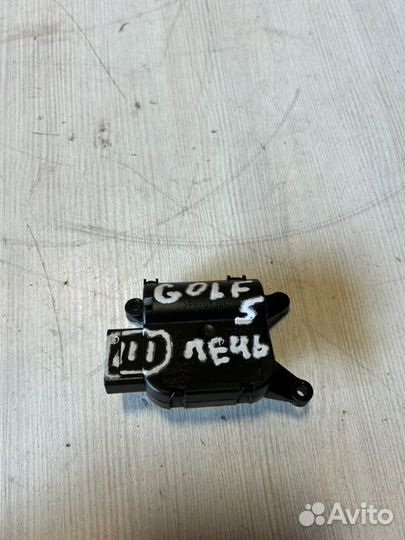 Моторчик заслонки отопителя Volkswagen Golf 5 BSE