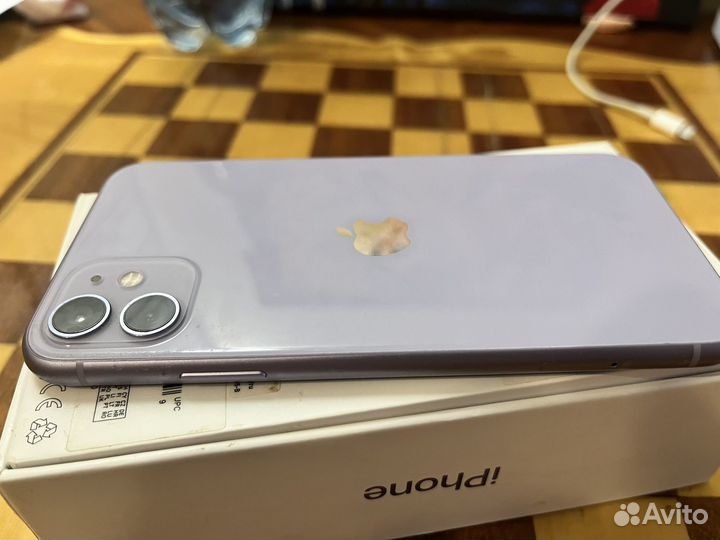 iPhone 11, 64 ГБ