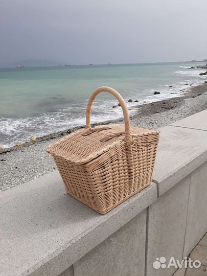 Корзина для пикника, пикниковая корзина