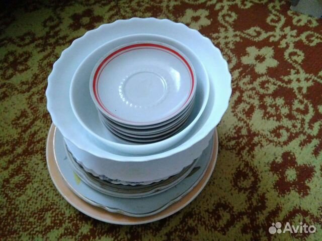 Продам посуду тарелки и блюдца