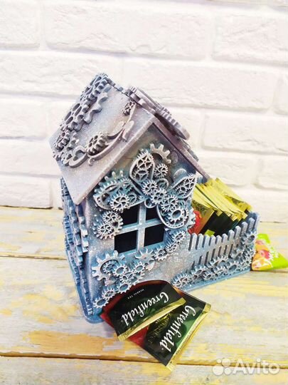 Для хранения чайных пакетиков.домик