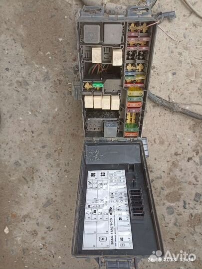 Блок предохранителей Ford Focus 1 USA zetec