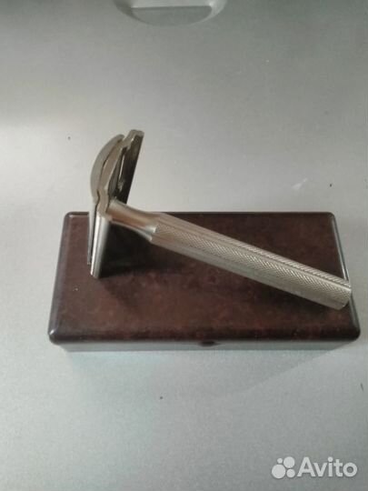 Продается безопасная бритва Gillette