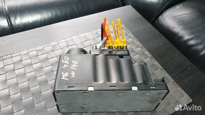 Компрессор центрального замка на Mercedes W140