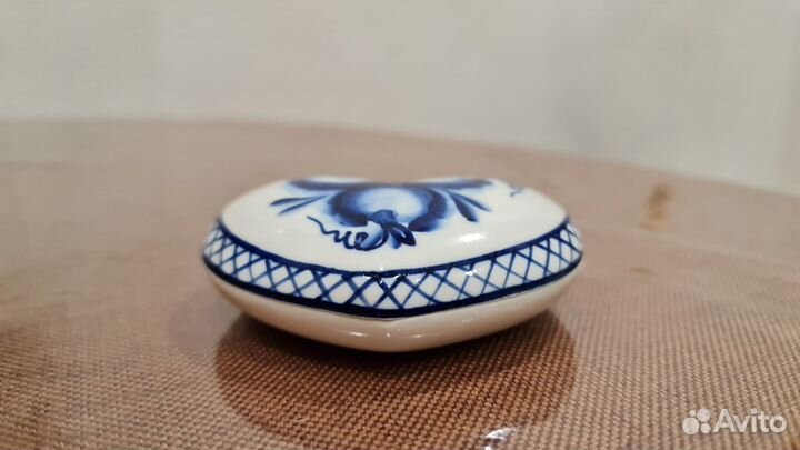 Статуэтка мини шкатулка Гжель 1980 годы фарфор