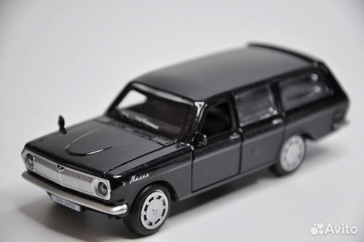 Модель автомобиля газ-2402 волга металл
