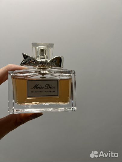 Парфюмерная вода духиMiss Dior Absolutely Blooming