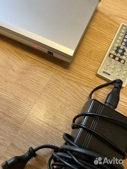 Портативный видеопроигрыватель dvd BBK DL383DC