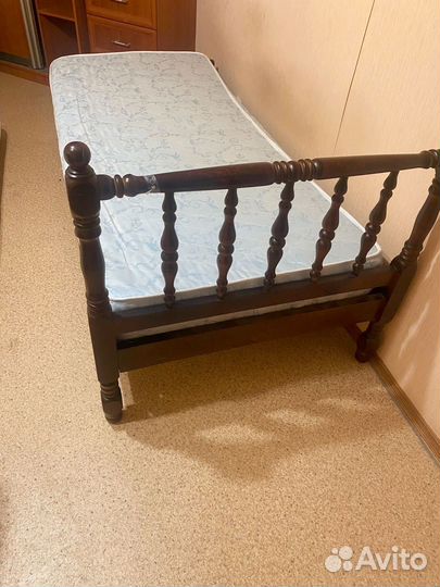 Кровать с матрасом бу